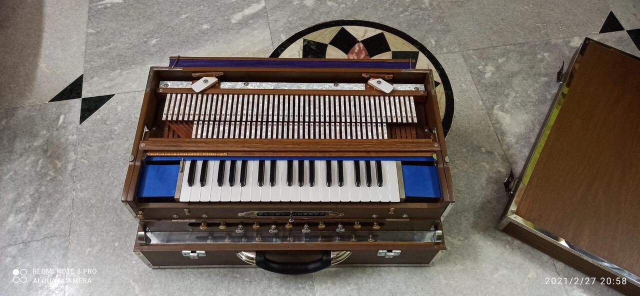 4line 13scale changer wooden mat colour Harmonium with customised nameplate