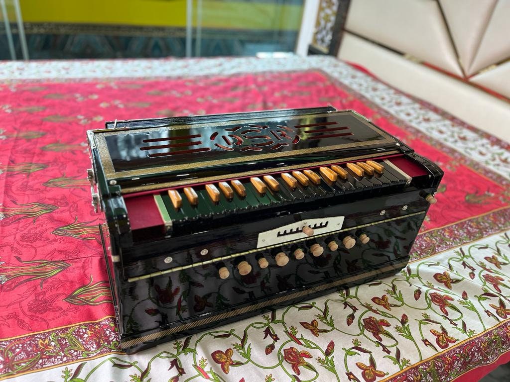 DS RAMSINGH 9Scale changer Harmonium with wooden keys and stopers black mirror finish polish with black imported Italian keyboard
