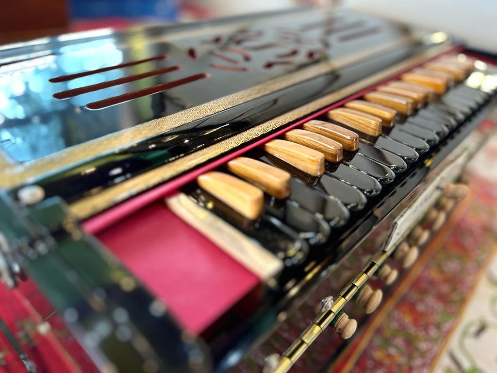 DS RAMSINGH 9Scale changer Harmonium with wooden keys and stopers black mirror finish polish with black imported Italian keyboard