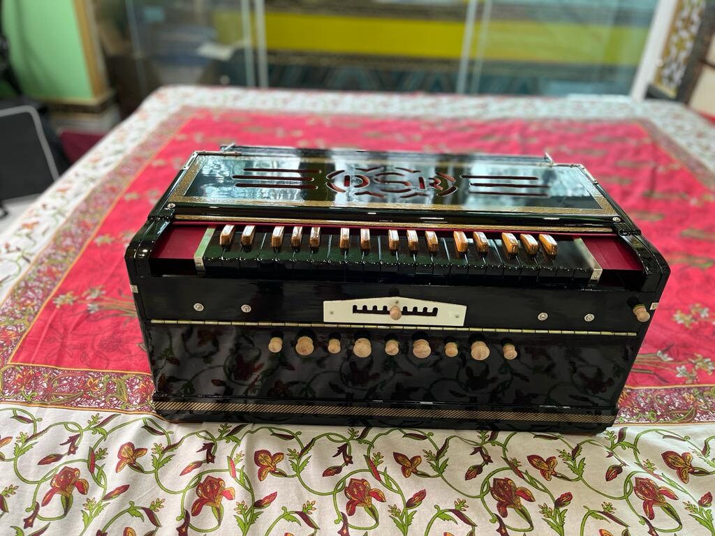 DS RAMSINGH 9Scale changer Harmonium with wooden keys and stopers black mirror finish polish with black imported Italian keyboard