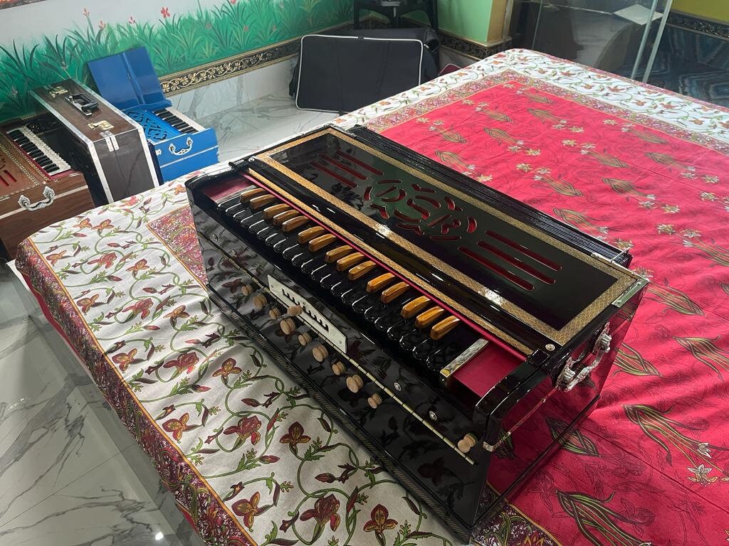 DS RAMSINGH 9Scale changer Harmonium with wooden keys and stopers black mirror finish polish with black imported Italian keyboard