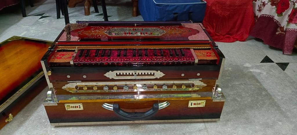 4line 13scale changer with very rare red material and customised nameplate