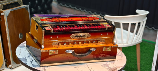SCALE CHANGER 3LINE 9SCALE SUNBURST GLOSSY FINISH WITH ENTIC RED KEYS AND PREMIUM BRASS DECORATION WITH CUSTOM NAMEPLATE CUTTING