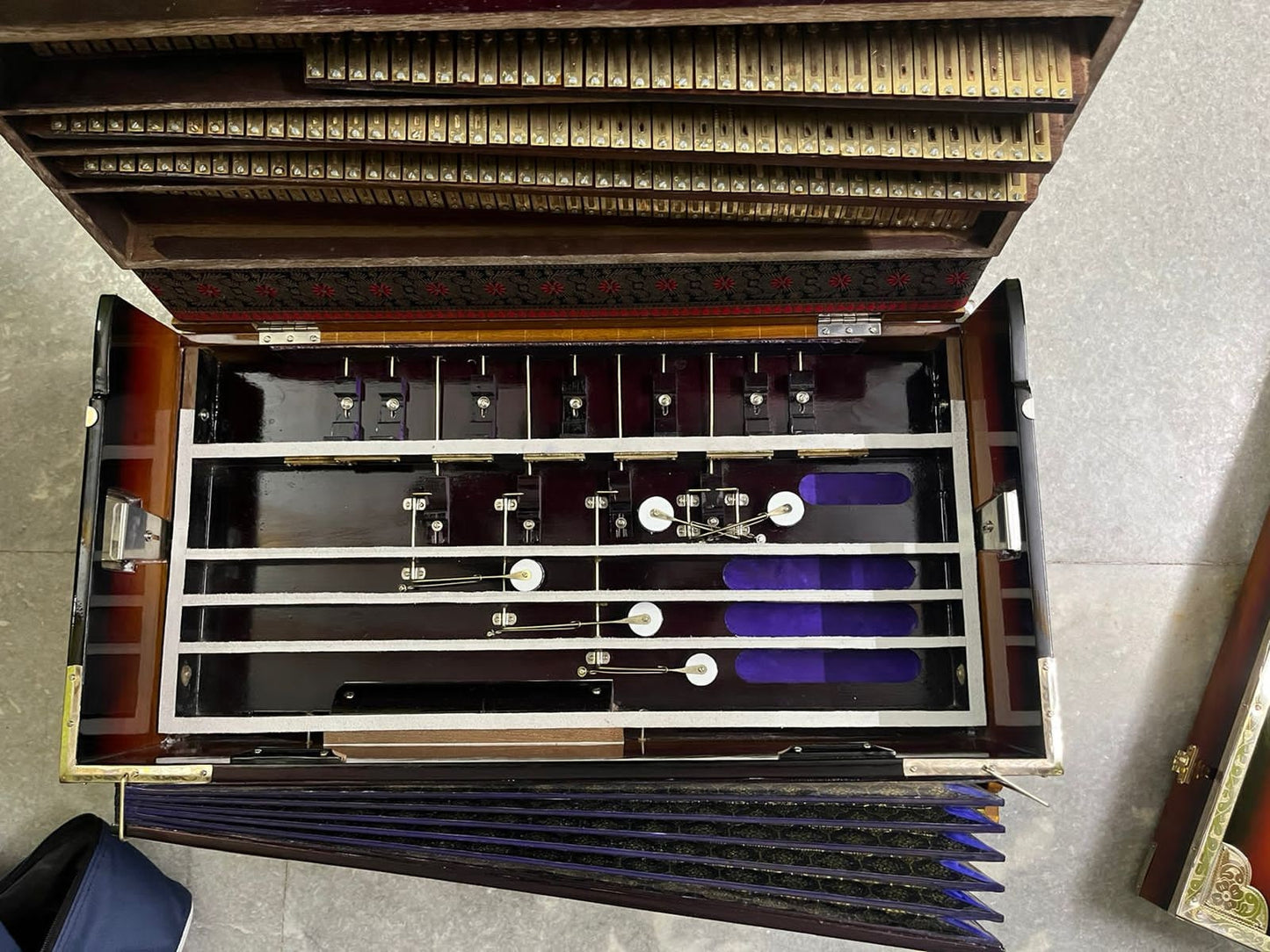 4line 13scale changer .. customised model sunbrast colour with customised nameplate