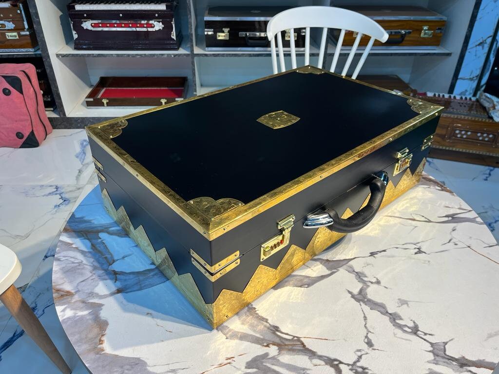 SCALE CHANGER Limited black edition with full golden brass accessories and custom nameplate