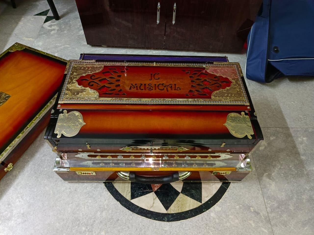 4line 13scale changer .. customised model sunbrast colour with customised nameplate