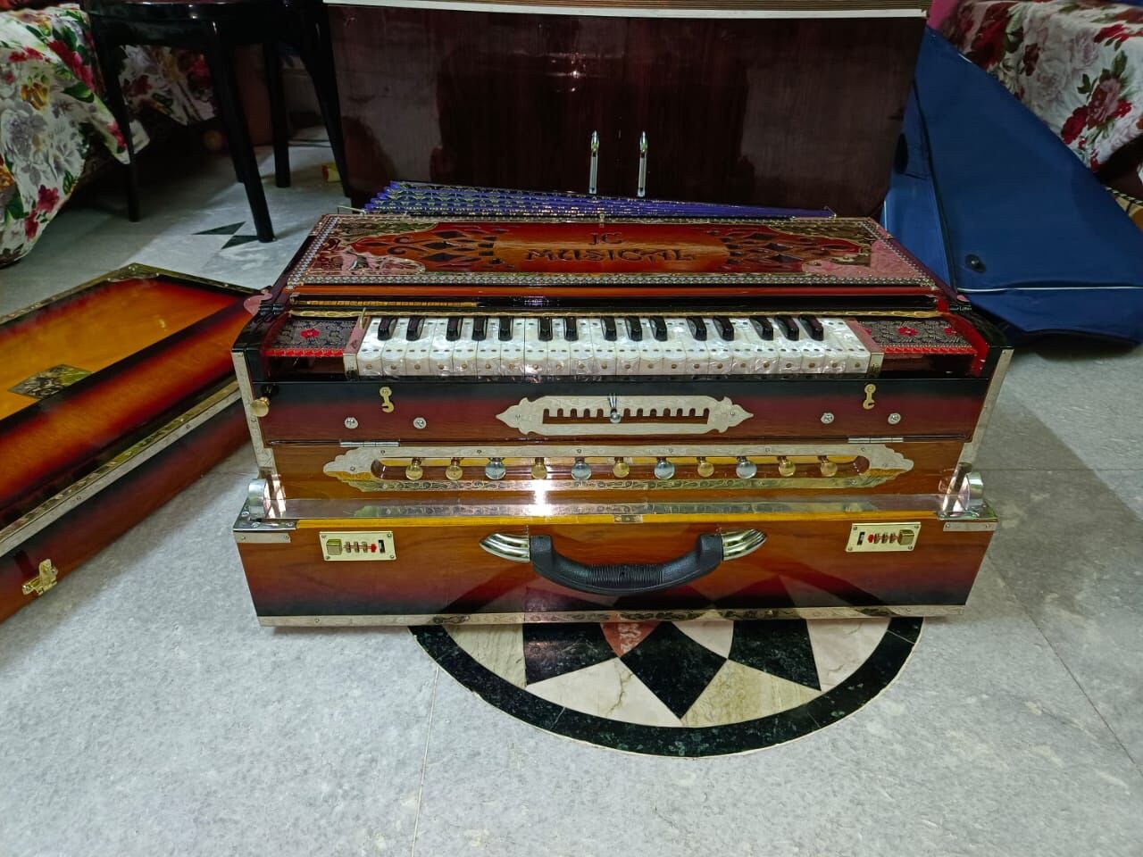 4line 13scale changer .. customised model sunbrast colour with customised nameplate