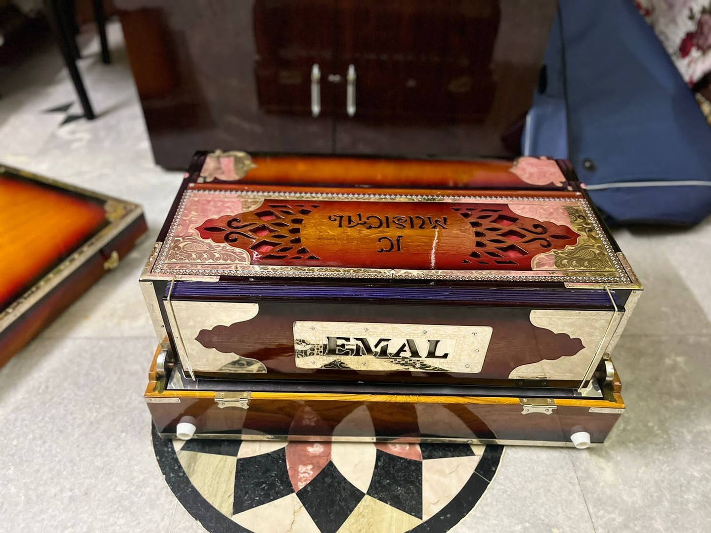 4line 13scale changer .. customised model sunbrast colour with customised nameplate