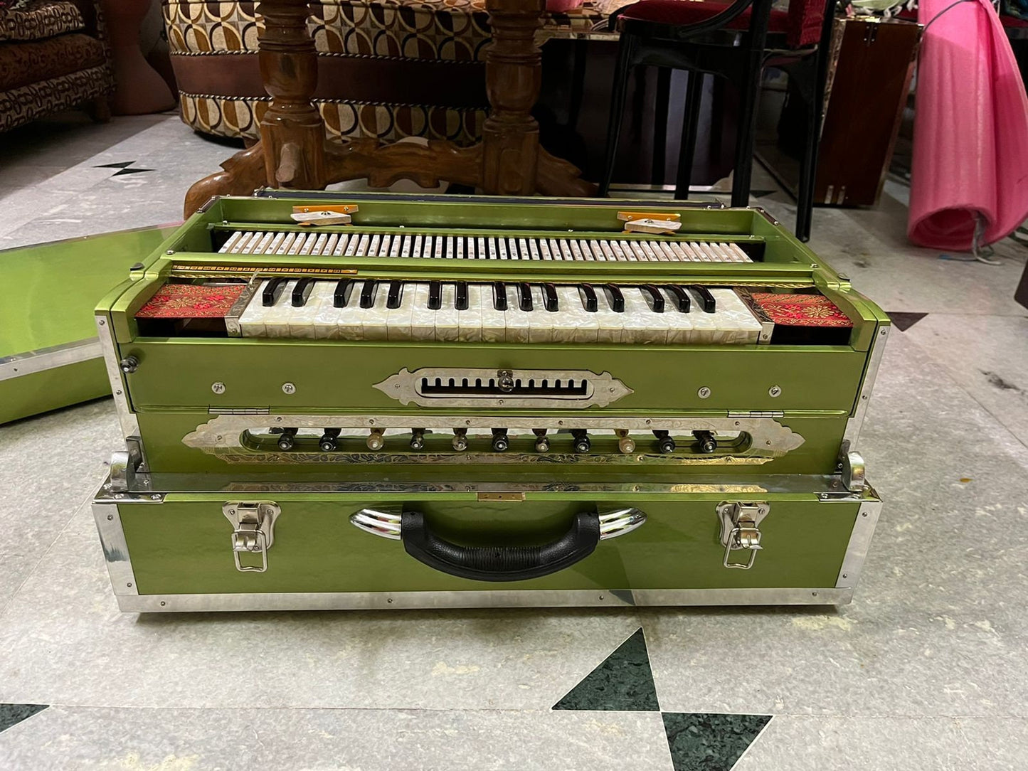 4line 13scale metalic green with customised nameplate