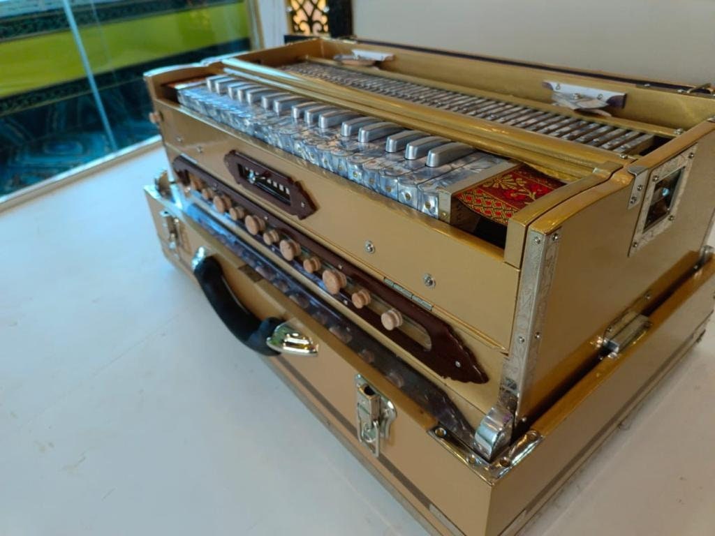 3line 9scale golden customised harmonium