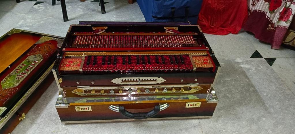 4line 13scale changer with very rare red material and customised nameplate