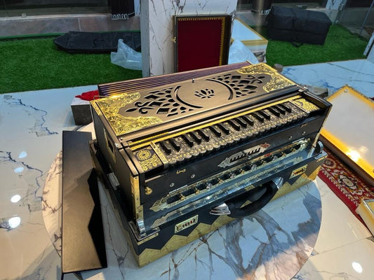 SCALE CHANGER Limited black edition with full golden brass accessories and custom nameplate