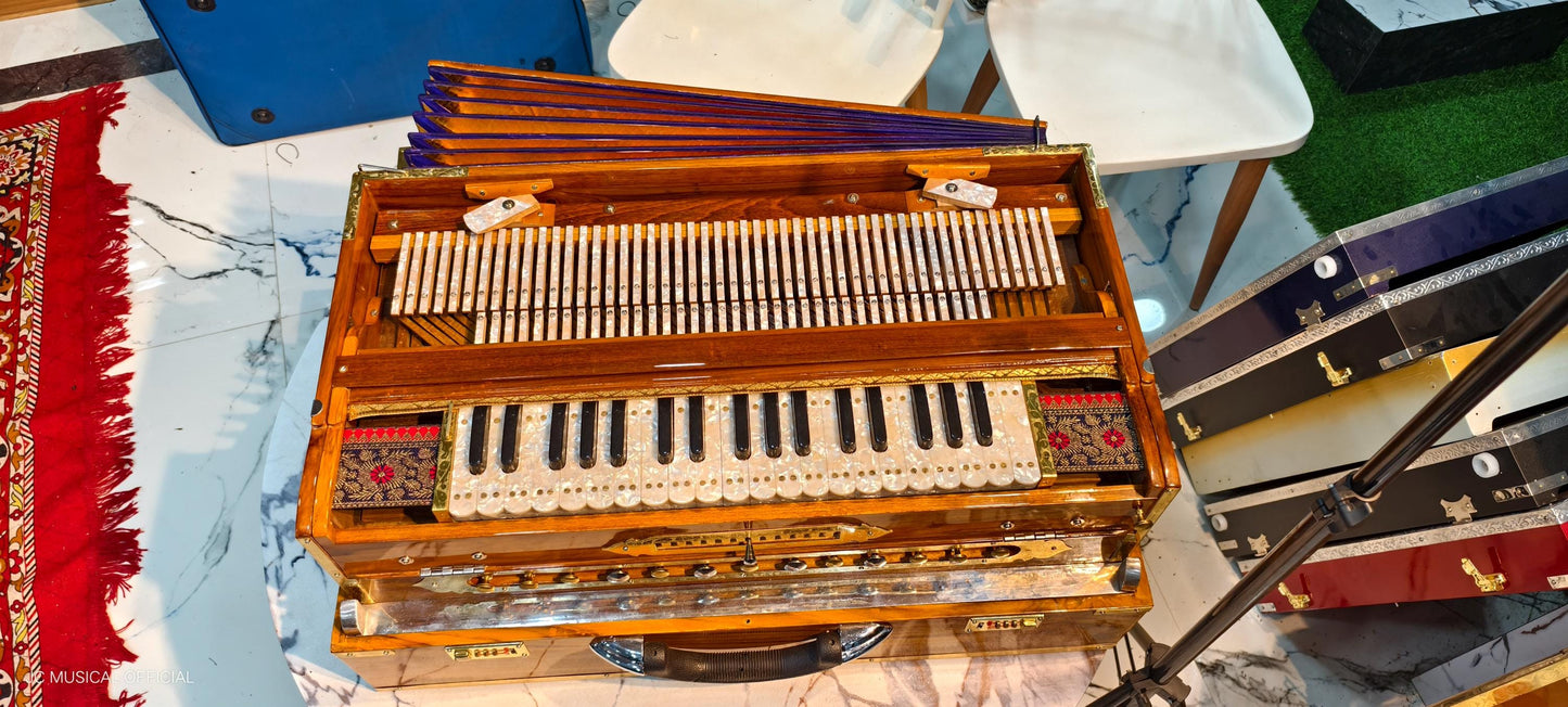 4-Line Harmonium: 13-Scale Changer, Natural Wood, Glossy Finish