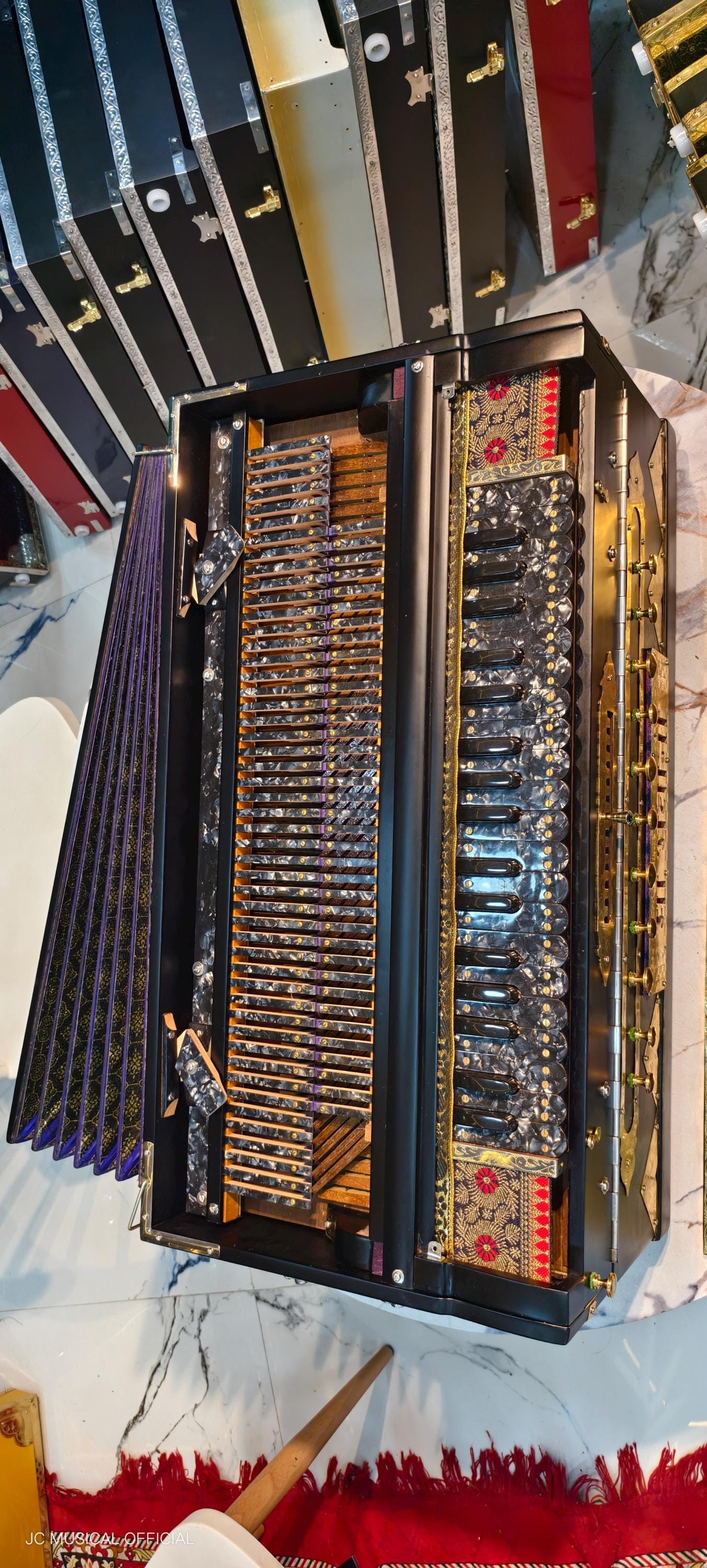 4LINE 13scale changer harmonium/ Black gold edition