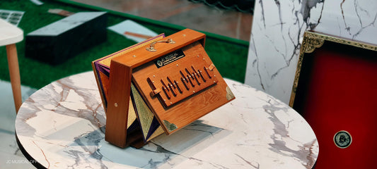 Shruti Box: One octeve Medium Size, Teakwood, Lower octeve C3-C4 , Wooden mat finish