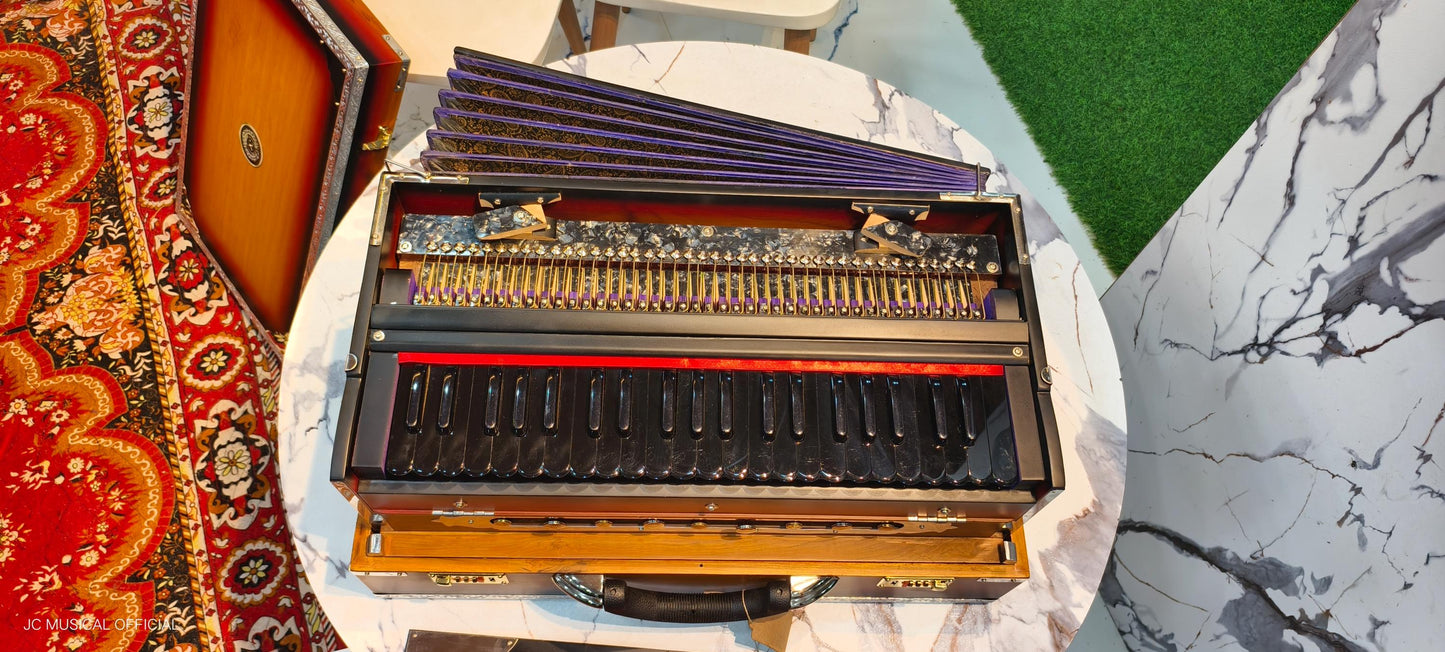 2-Line Harmonium: 3.5 Octave, 42 Reeds, Sunburst Finish